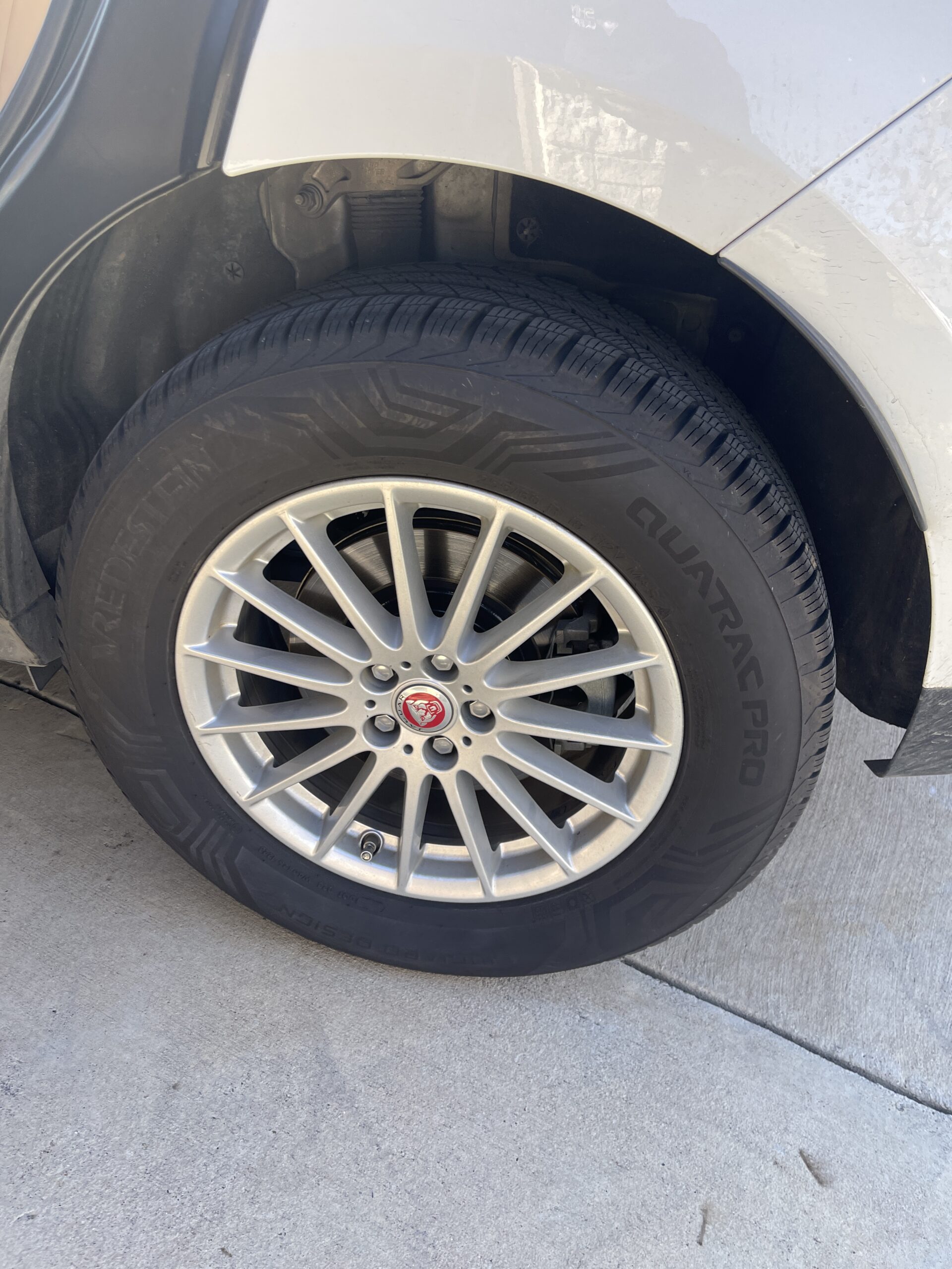 2017 Jaguar F-Pace Tire - Dirty